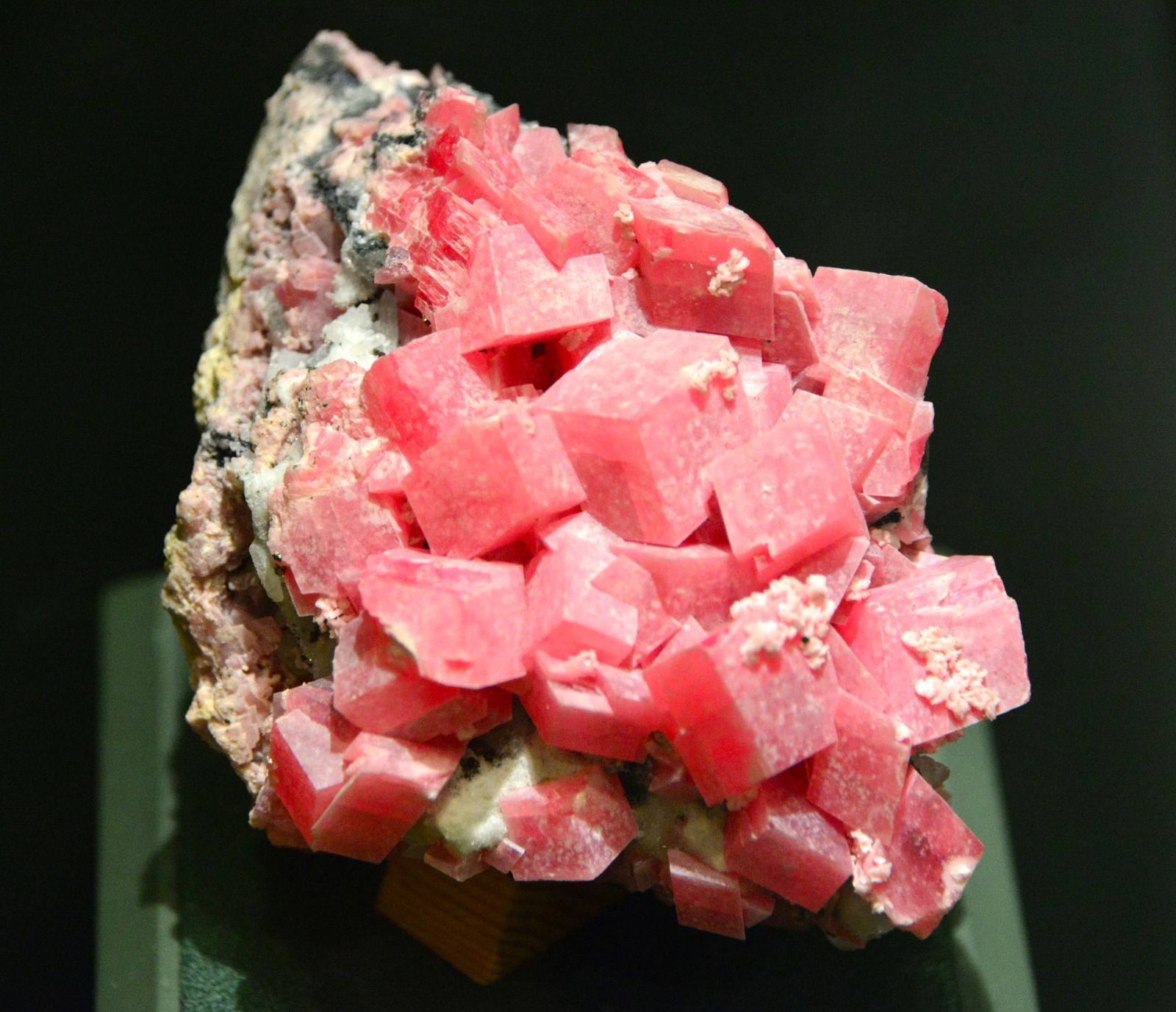 Bubble gum crystals/