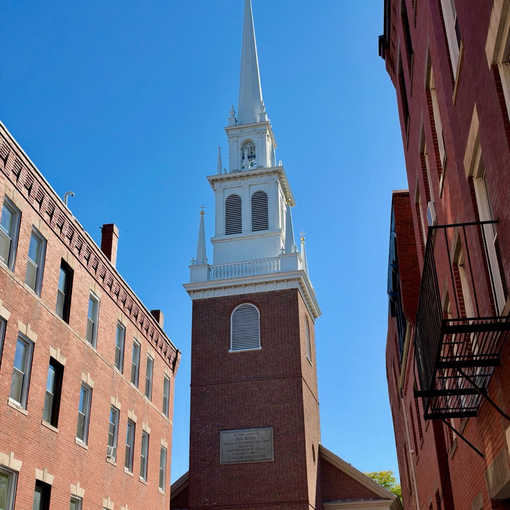 
		    7 Hull St, Boston, MA 02113, USA