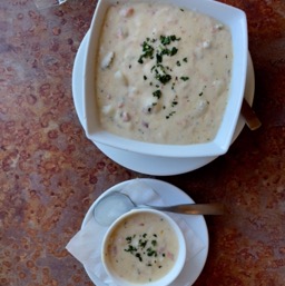 La sopa grande: $11.00, la sopa pequeña: $10.50!/
		    