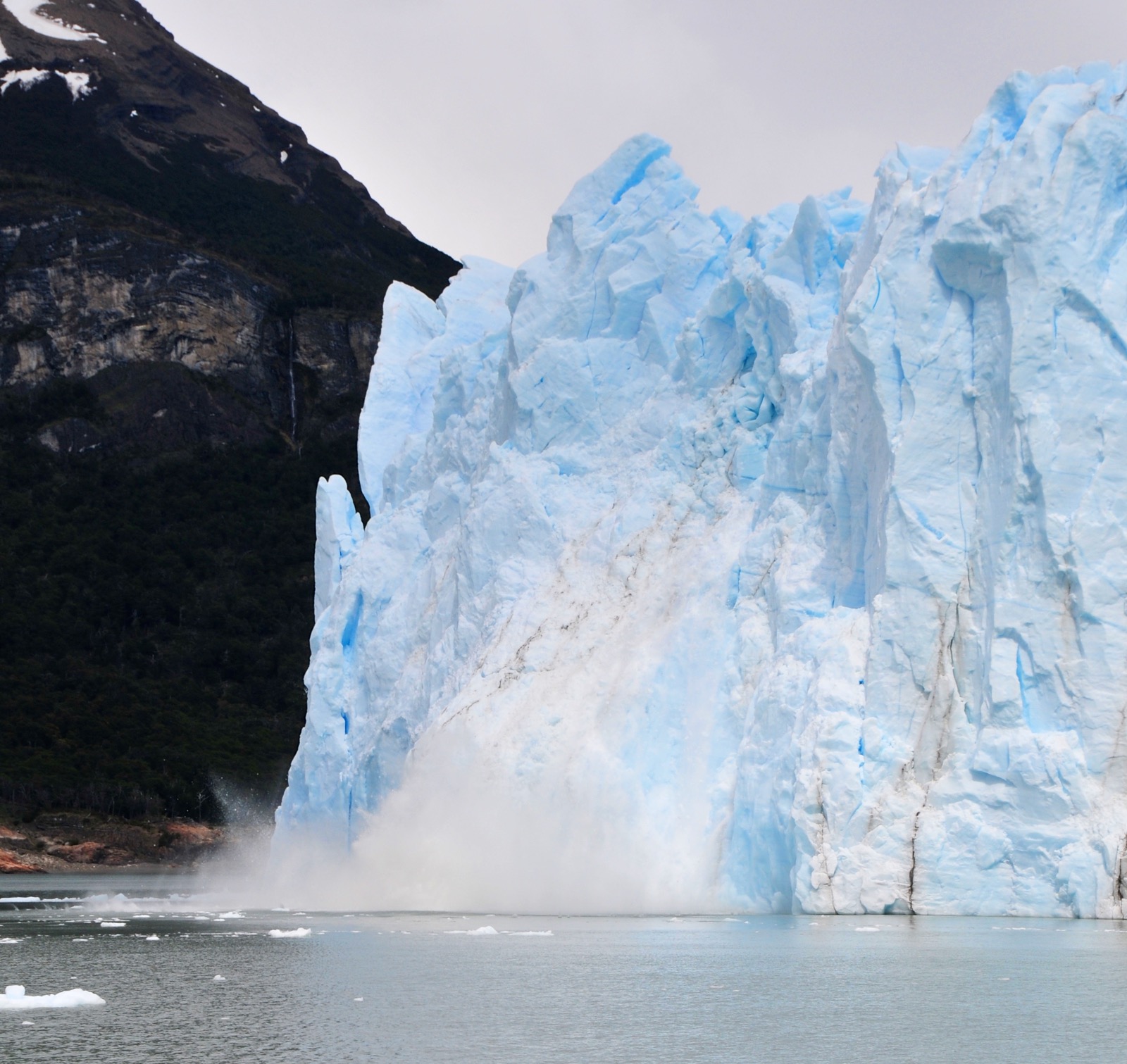 Oooh, glacier calving/