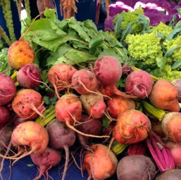 Quick stop at the farmer's market in Point Reyes Station/
		    