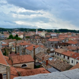 Poreč' rooftops/
		    