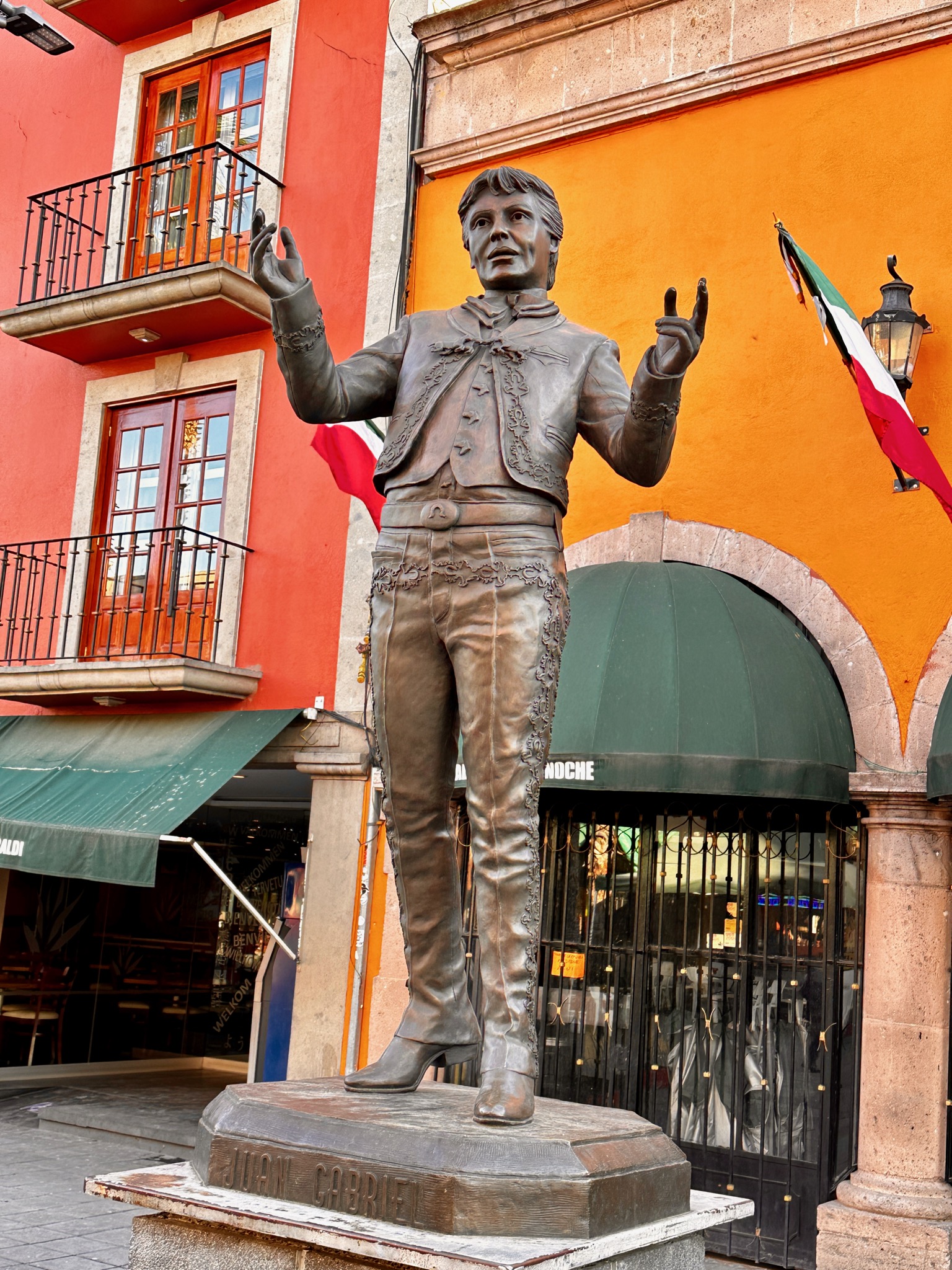 Gay mezcal dude statue/