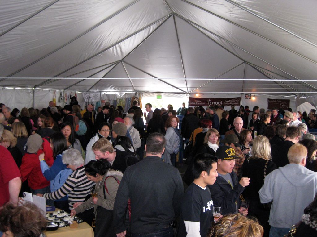 Just minutes after opening the place was packed!/