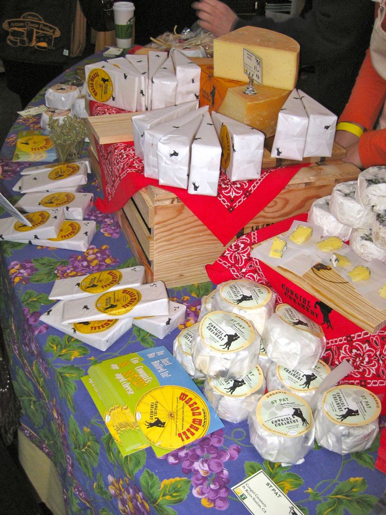 Lot's of yummy cheeses.../