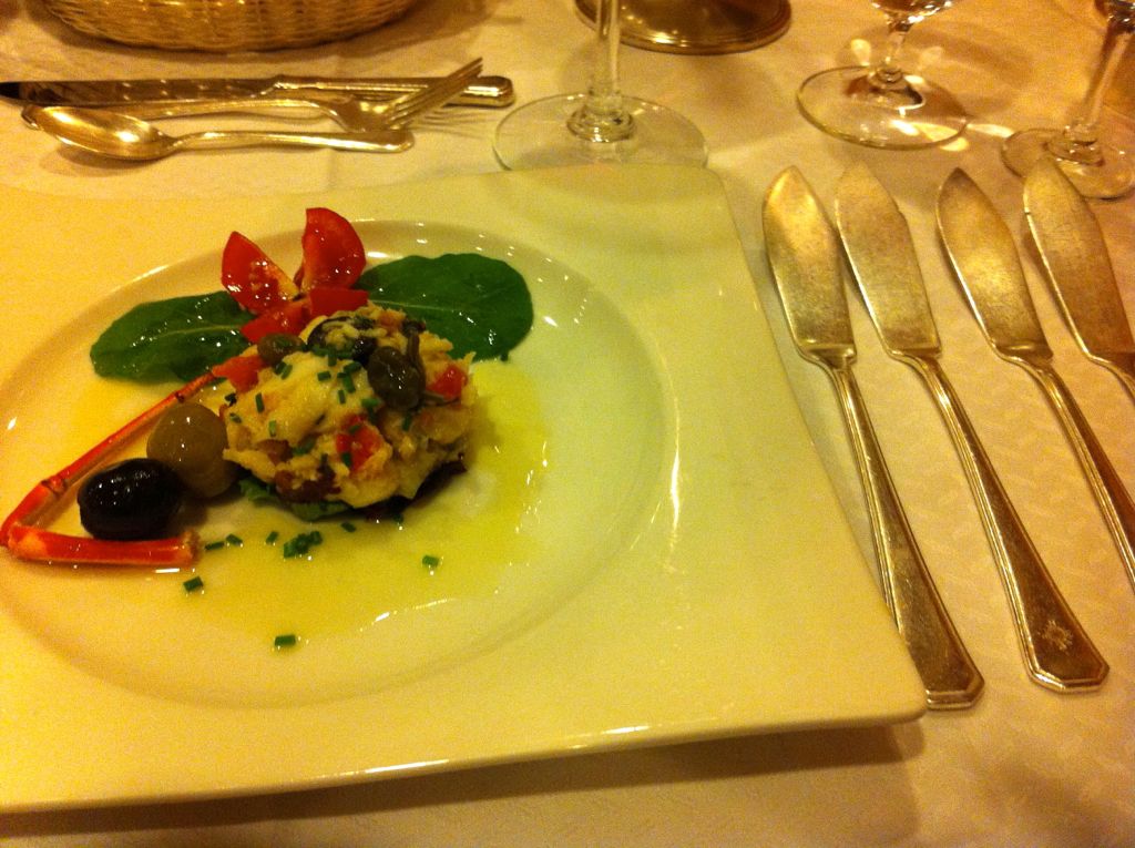 You know a restaurant is serious about seafood when the only knives are fish knives!/