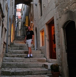 Curved streets of Korčula/
		    
