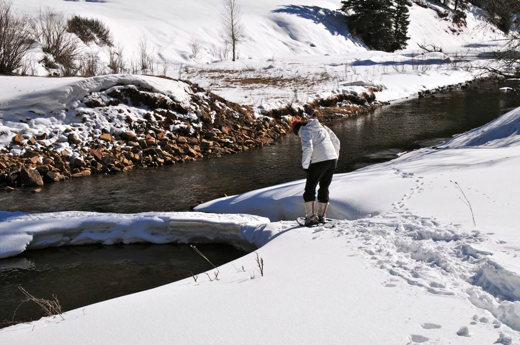 Ooooh... crossing over an ice bridge with snowshoes!/