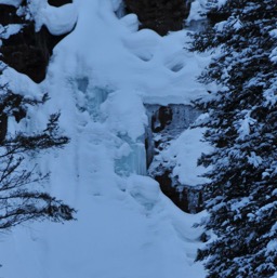 Frozen waterfall /
		    