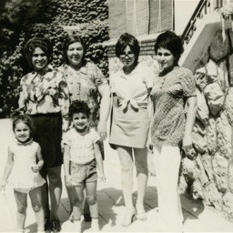 Mom, Grand Ma, Tara, Fara, Assana & Koohy/
		    