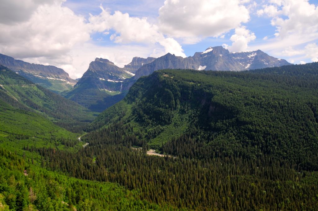 Gorgeous valley views from Going-to-the-Sun Road/