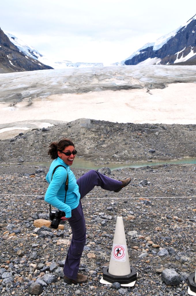 Noooo! Not beyond the rope!/