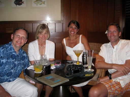 Pre-dinner drinks at Pahu i`a