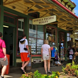 Breakfast in Hawi on our way to Polulu breach/
		    