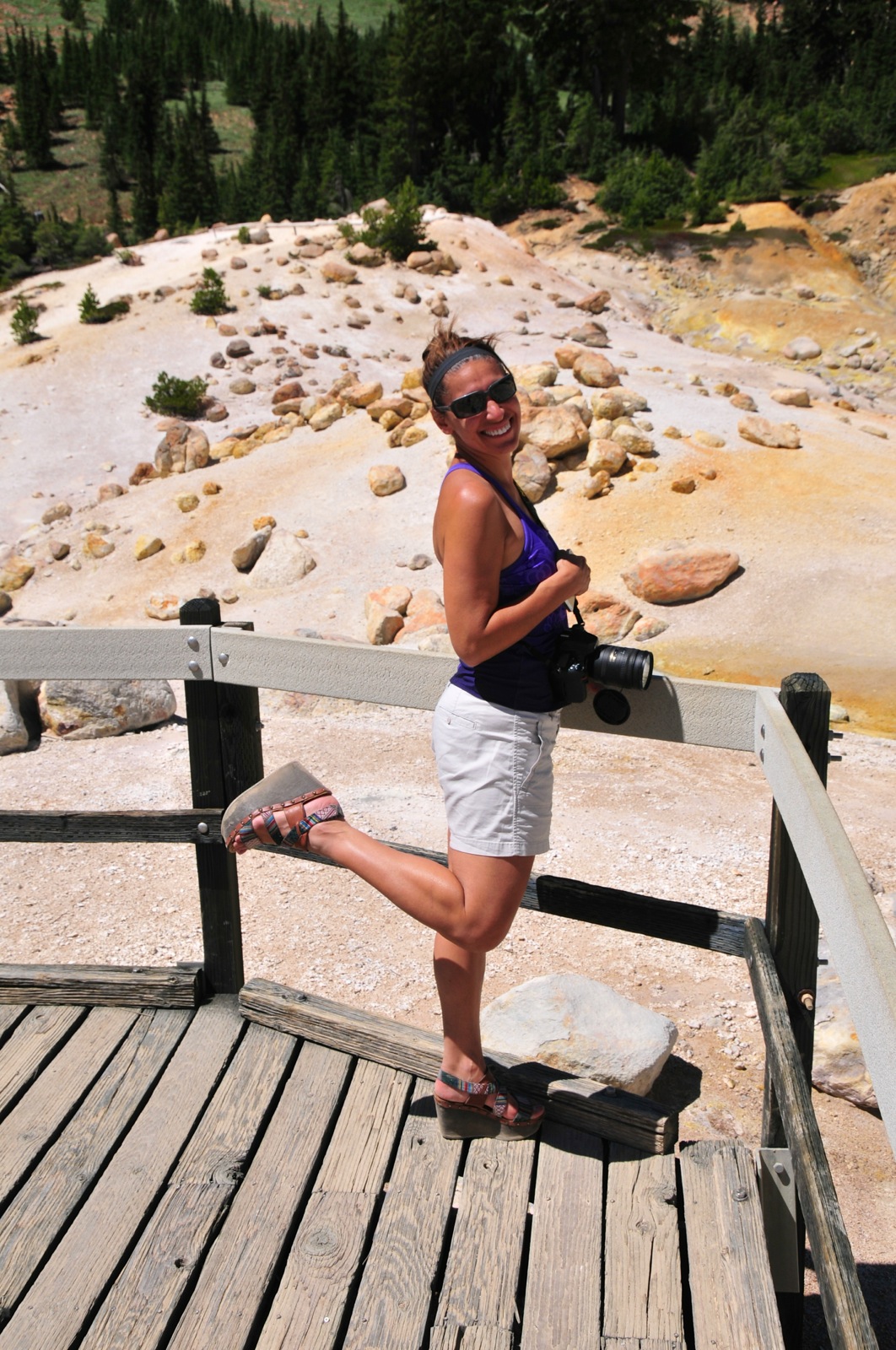 The girl who forgot her hiking shoes at the cabin/