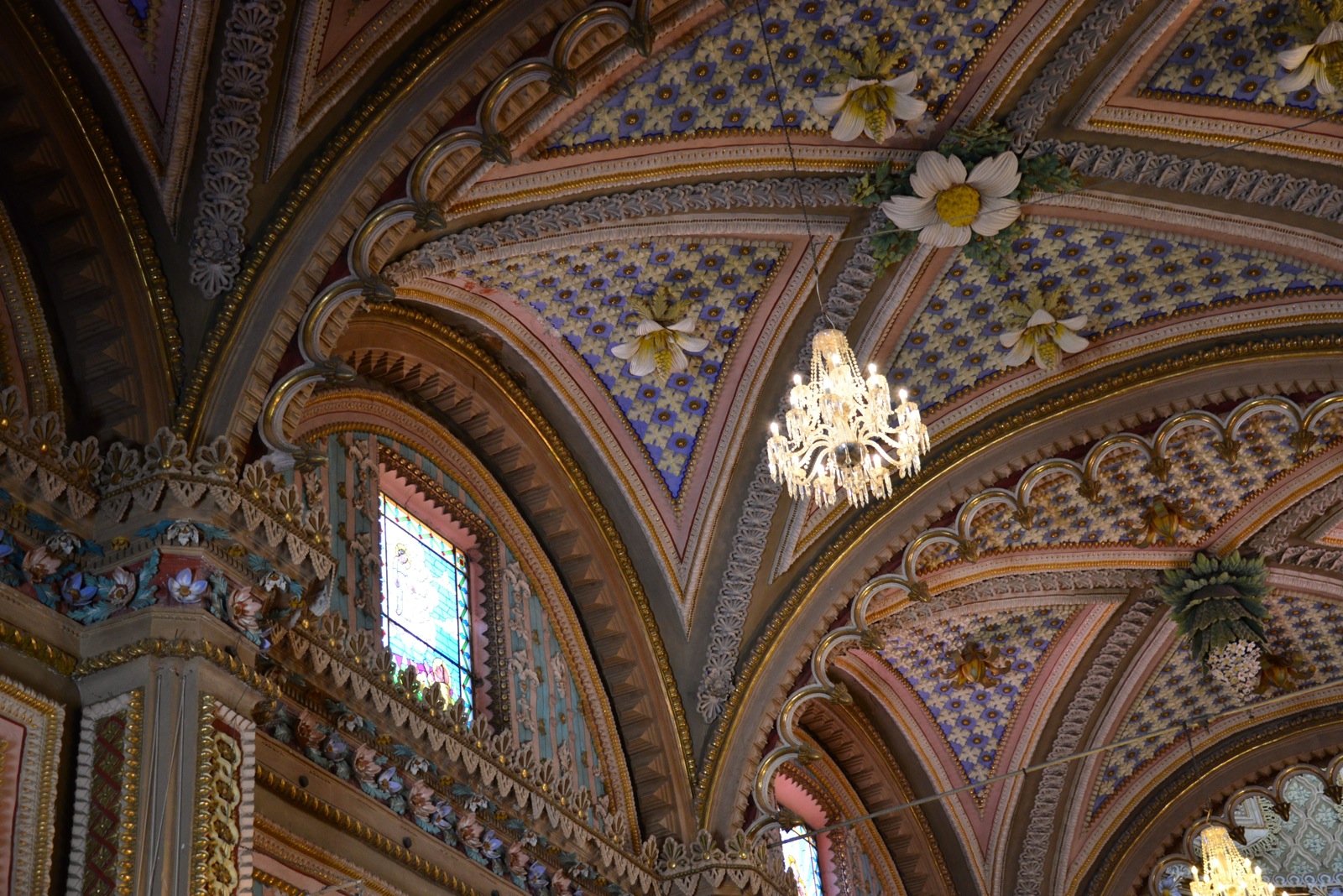 We really liked the flowers in the church... there is barely a Jesus in sight!/