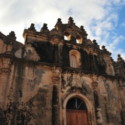 The facad of La Merced church/
		    