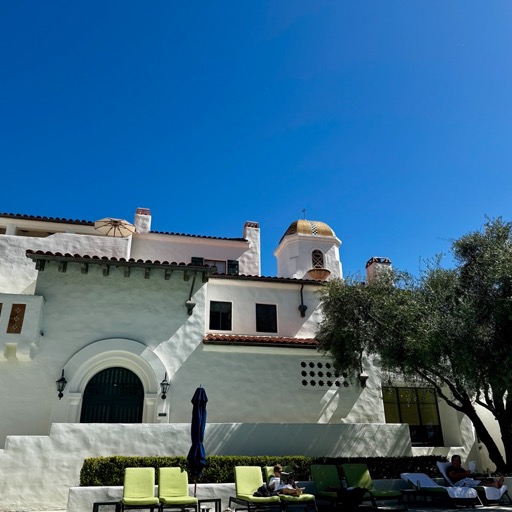 
		    905 Country Club Road Spa Cafe, Ojai, CA 93023, USA