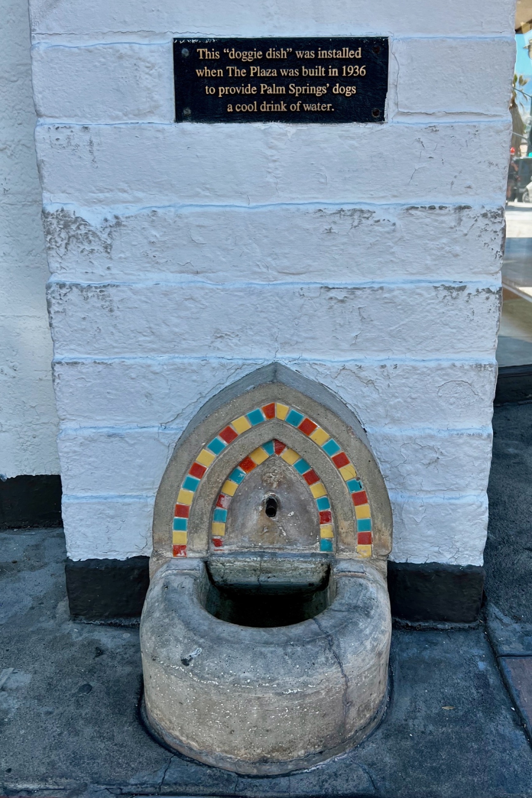 Awwwh! Nice doggie friendly town/