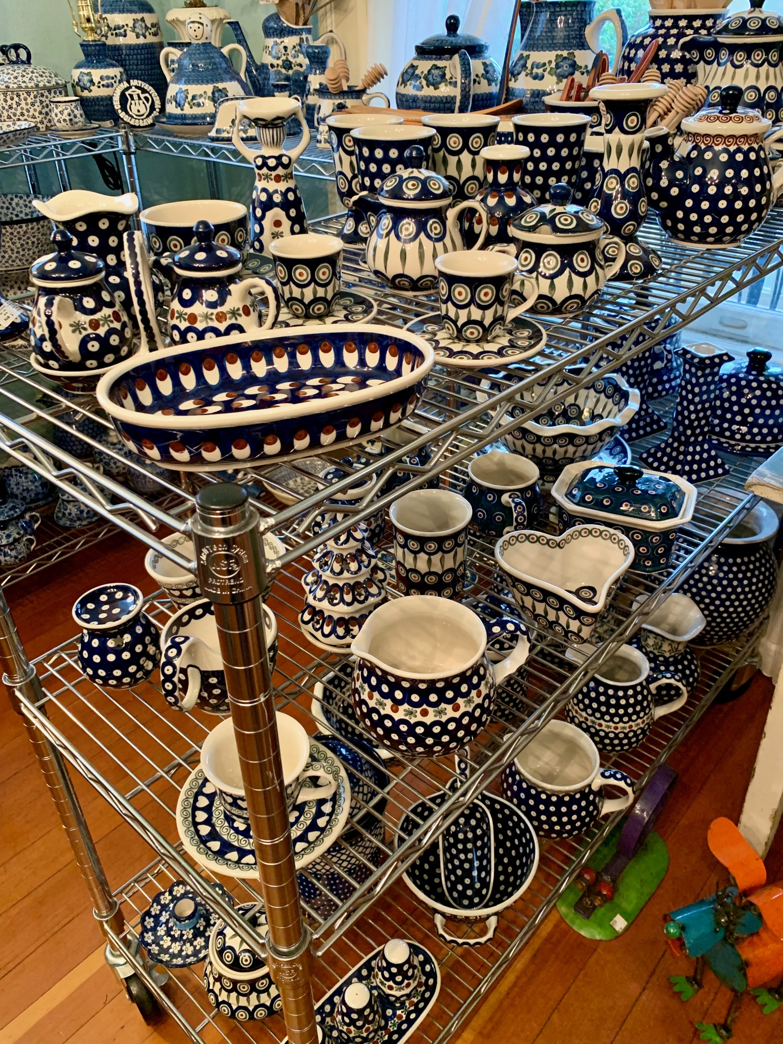 Polish pottery that mom likes/2281 NW Hoyt St, Portland, OR 97210, USA