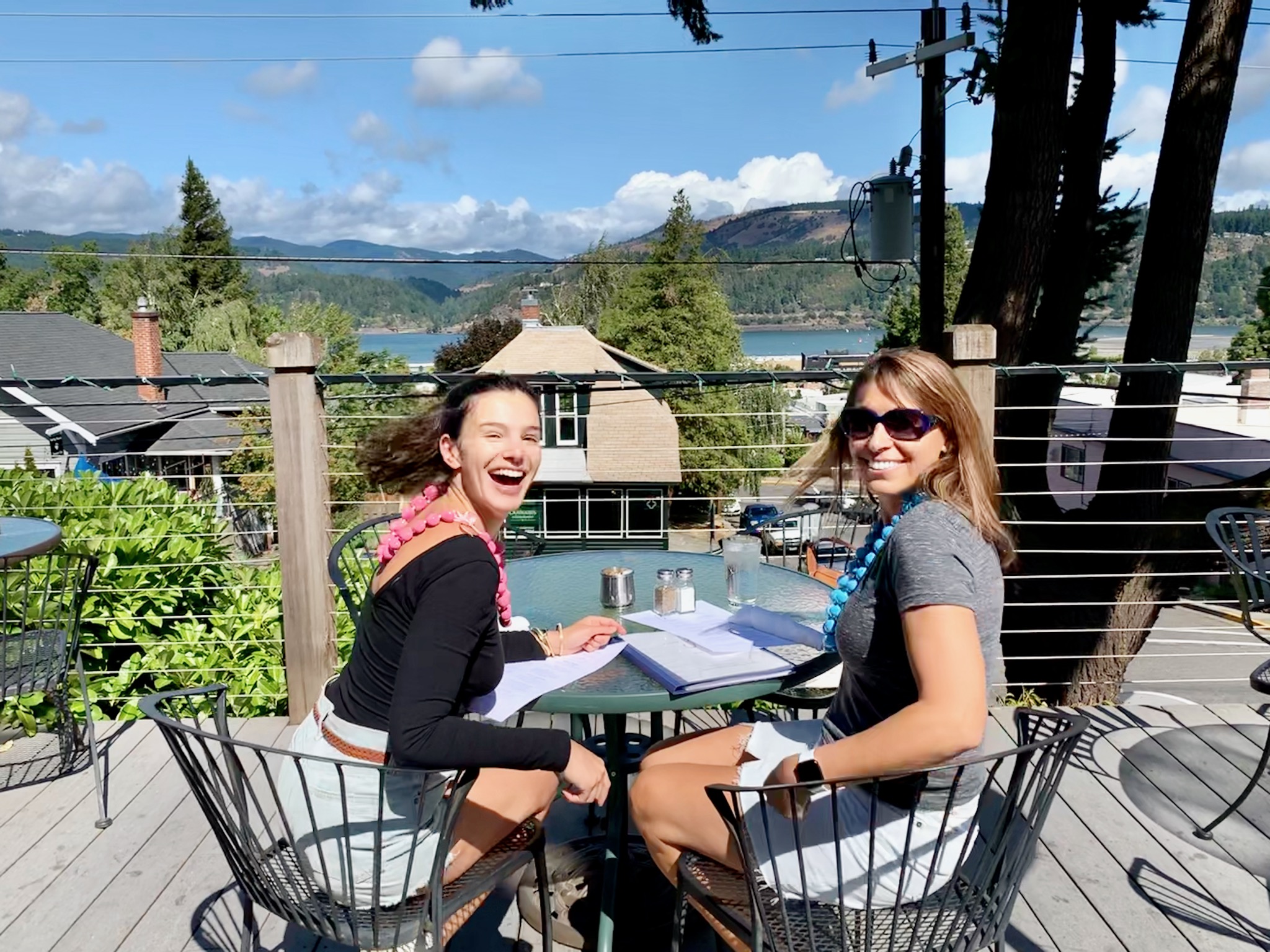 Lunch in Hood River/601 Oak St, Hood River, OR 97031, USA