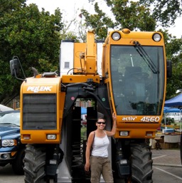 Grapeing machine/
		    