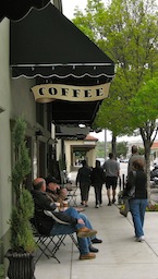 A sidewalk in Paso