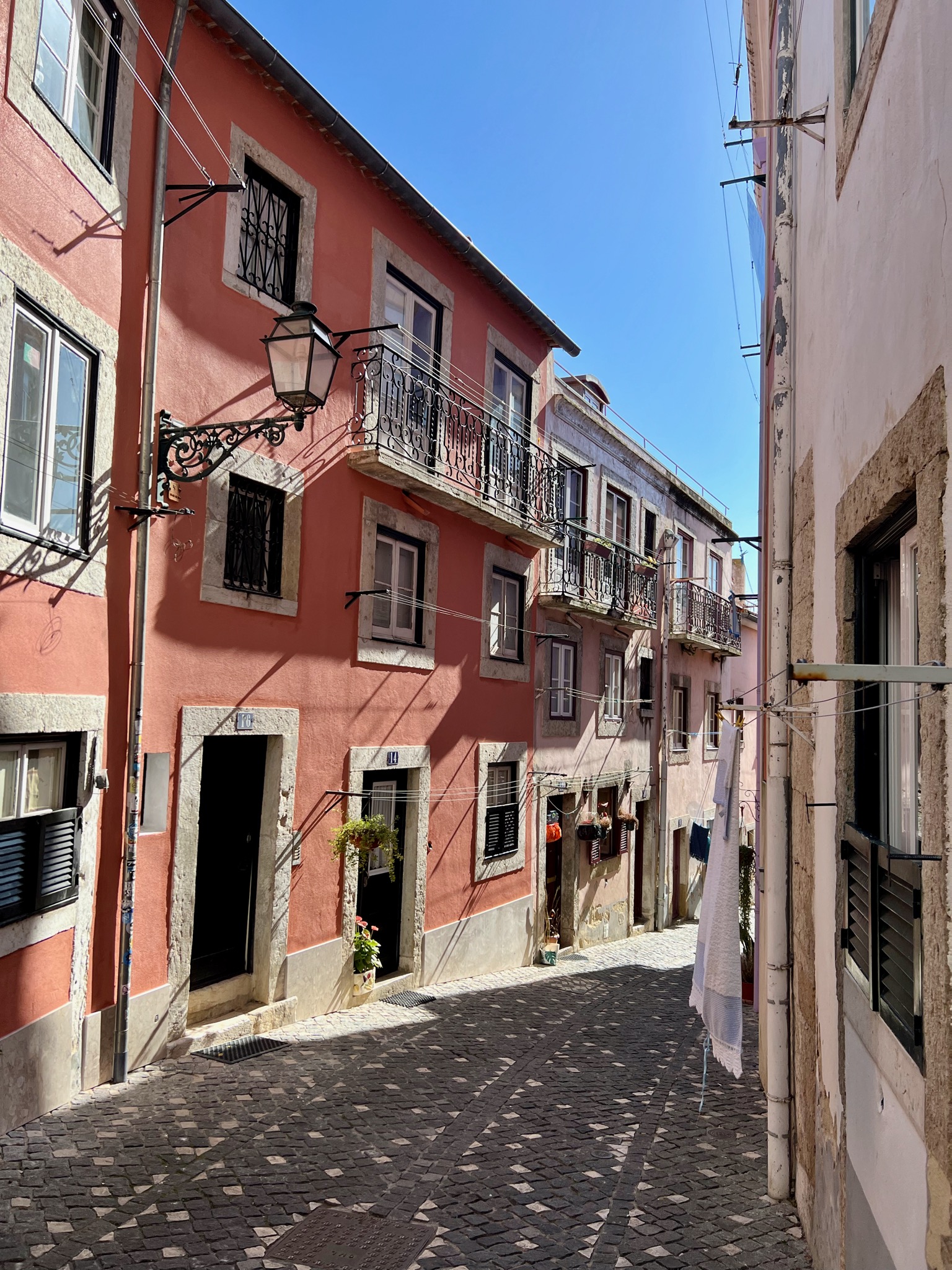 R. do Espírito Santo 22, 1100-251 Lisboa, Portugal