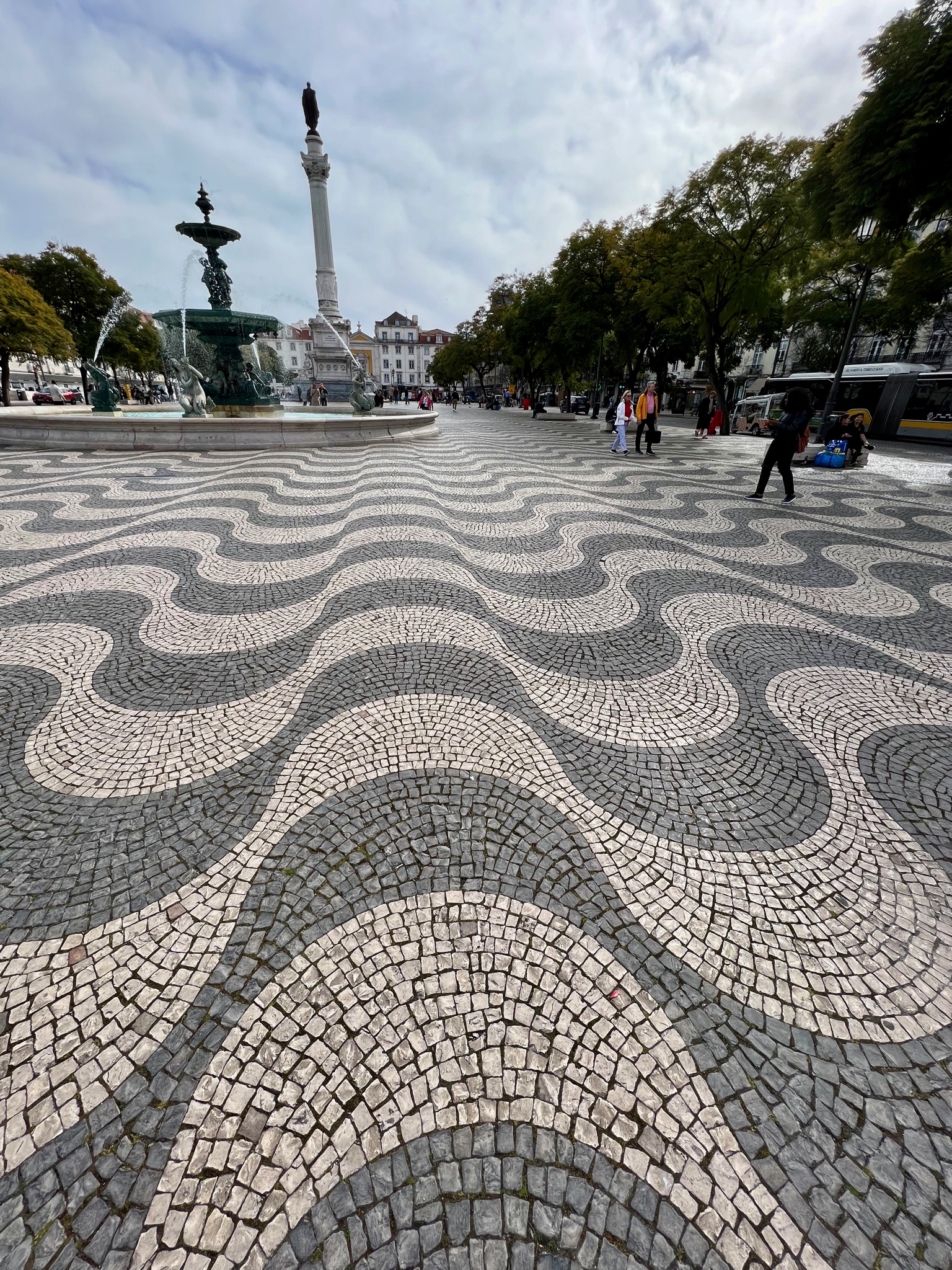 Whoa! Mosaics of Rossio/Praça Dom Pedro IV 62, 1249-970 Lisboa, Portugal