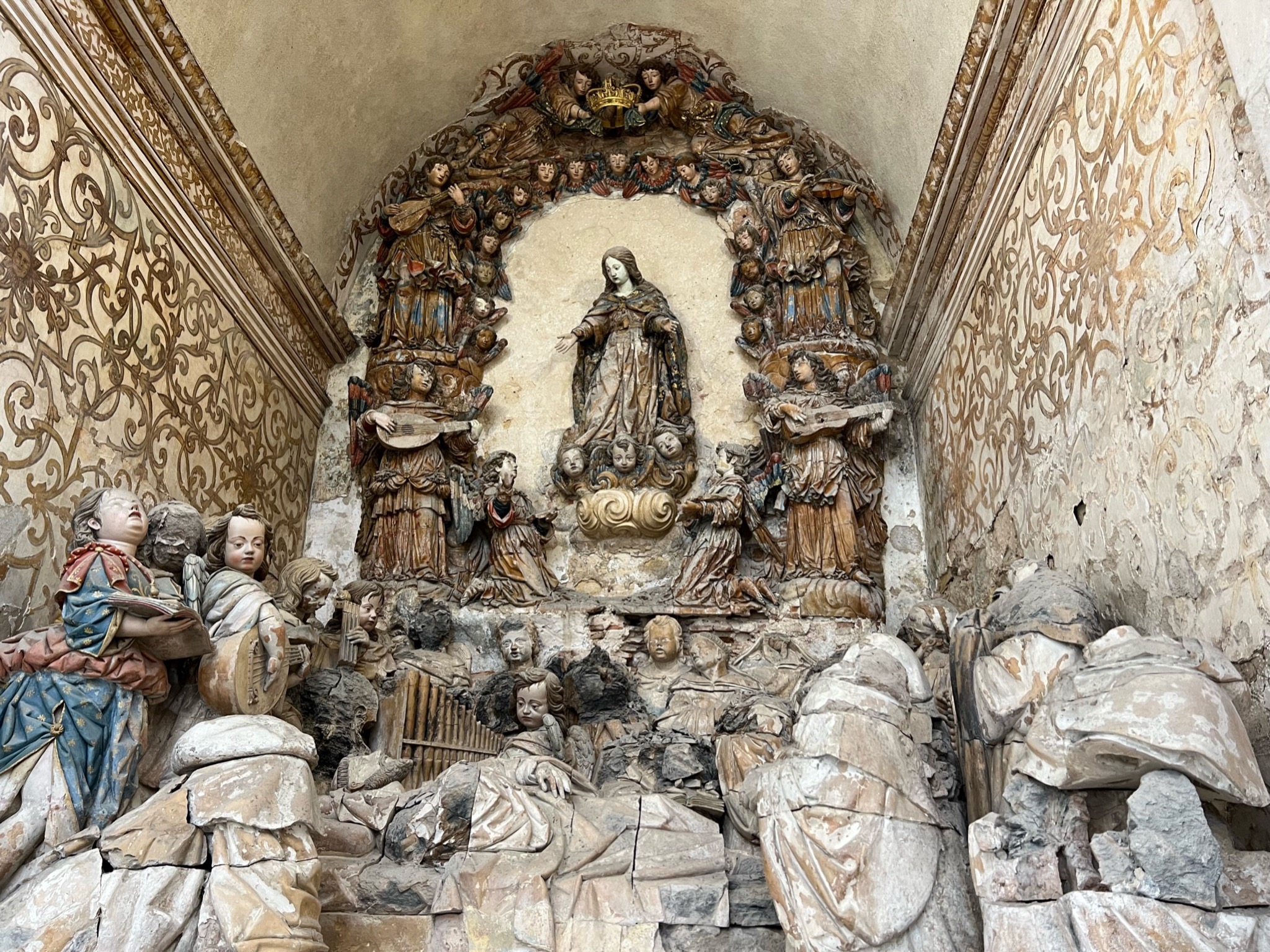 And hall of the scary decapitated monks!/Praça Dom Afonso Henriques 25, 2460 Alcobaça, Portugal