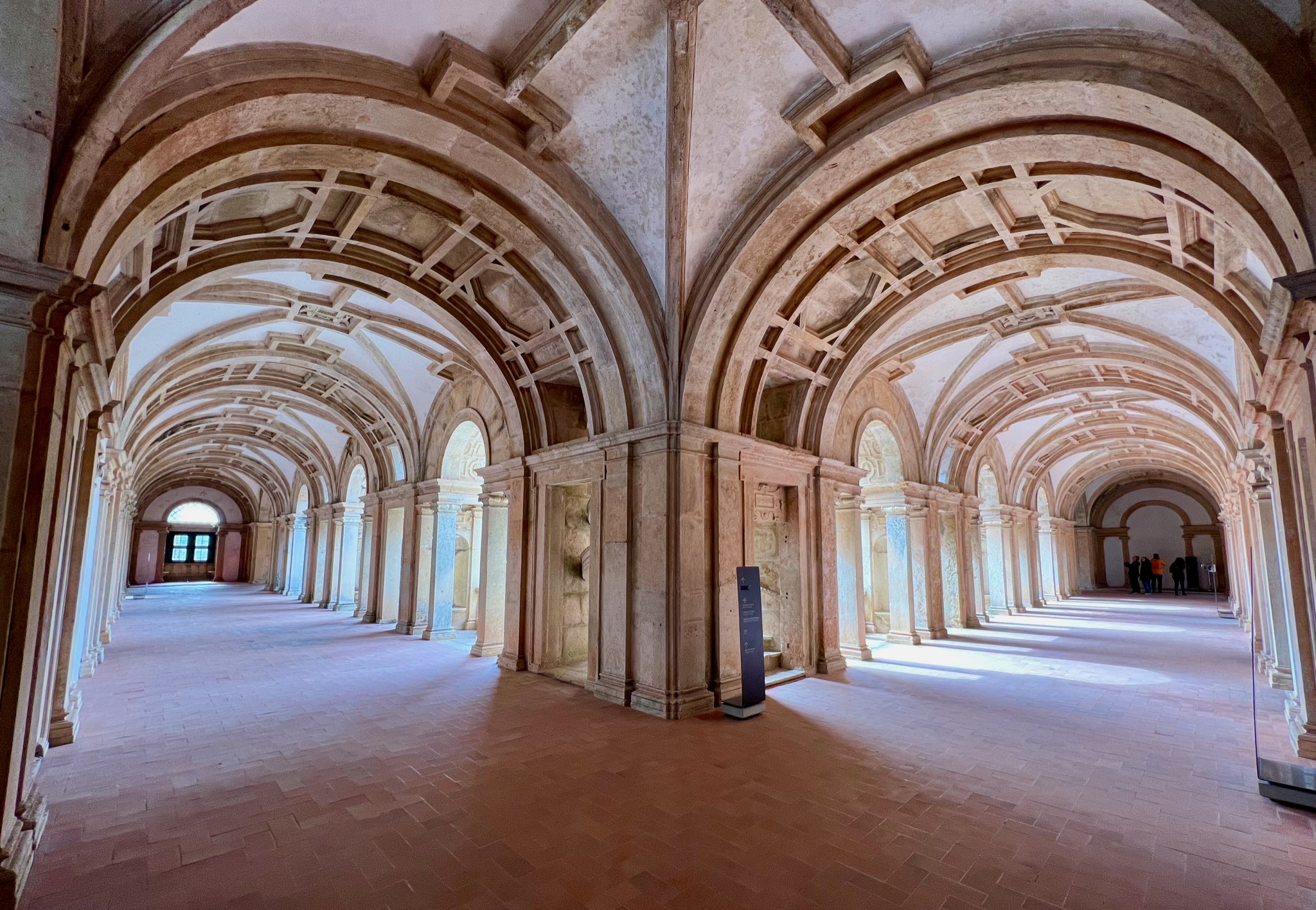 Castelo de Tomar/Avenida Dr. Vieira Guimarães 1140, 2300 Tomar, Portugal