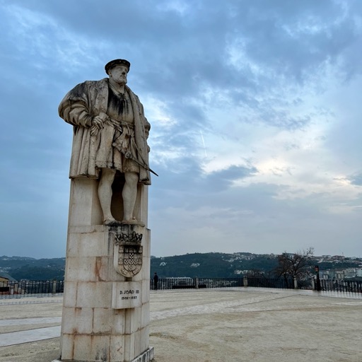 Some dude in the courtyard of Universidade de Coimbra/
		    R. José Falcão 6, 3000-233 Coimbra, Portugal