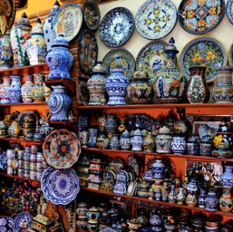 Fake Talavera for the tourist/
		    