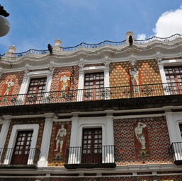 Casa de los Muñecos/
		    