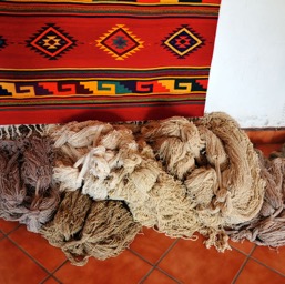 Raw wool.../
		    