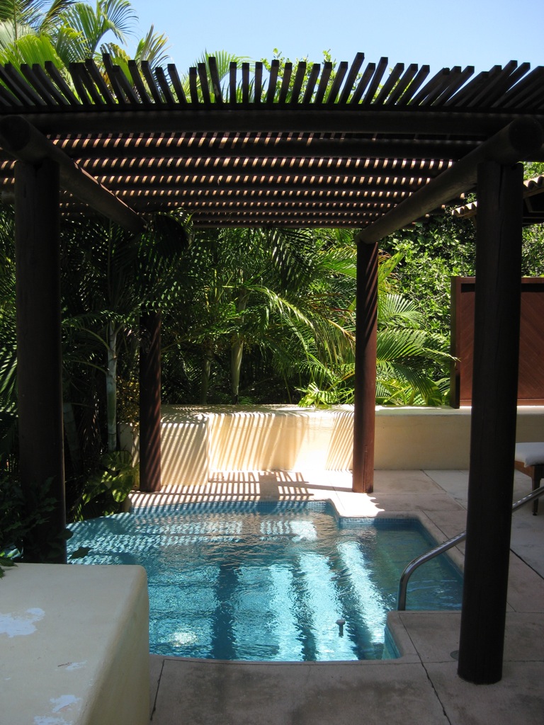 Awh... our own infinity plunge pool :)/