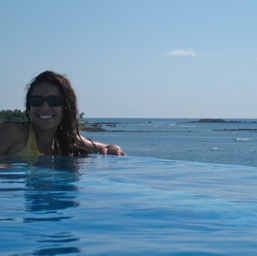 Assana & the infinity pool/
		    