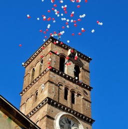 Balloons at a wedding in Trastevere/
		    