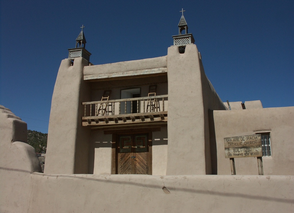 A church on the way to Taos/