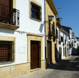 Empty streets of Baeza/
		    