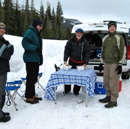 Lunch in 15 degree weather... burrrr.../
		    