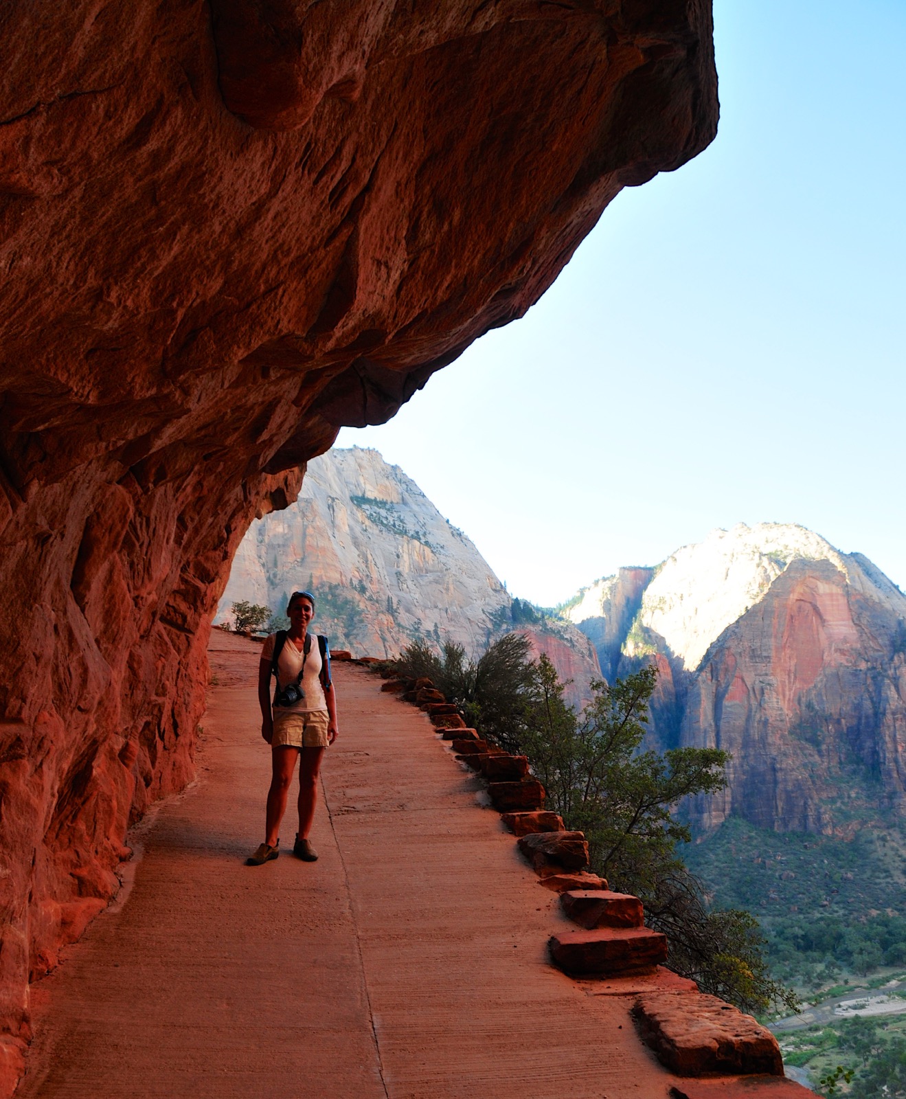 The trail in the crack/